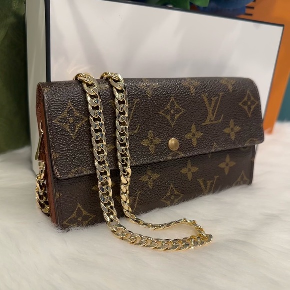 Louis Vuitton Handbags - Louis Vuitton Sarah Wallet On Chain | MB0043